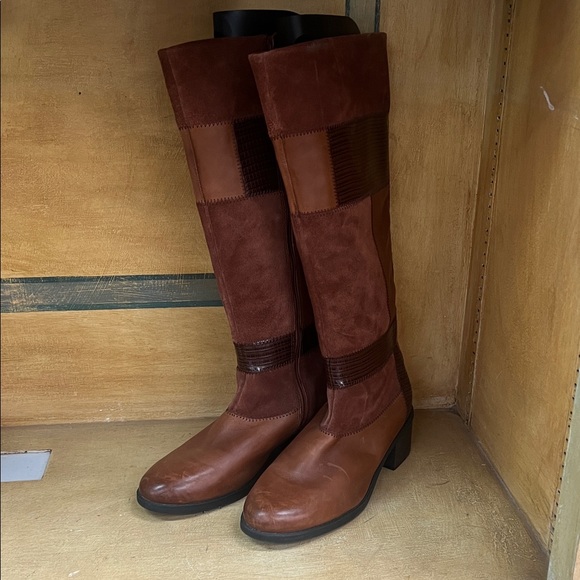 Clarks Two-Tone Brown Heeled Boots - Picture 1 of 10